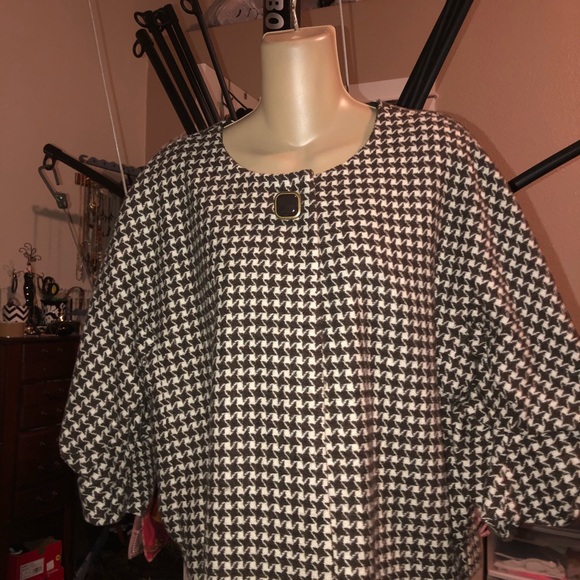 VTG | FOCUS 2000 | 3/4 SLEEVE TWEEDT BLAZER |
| SIZE:6 | - Picture 9 of 15